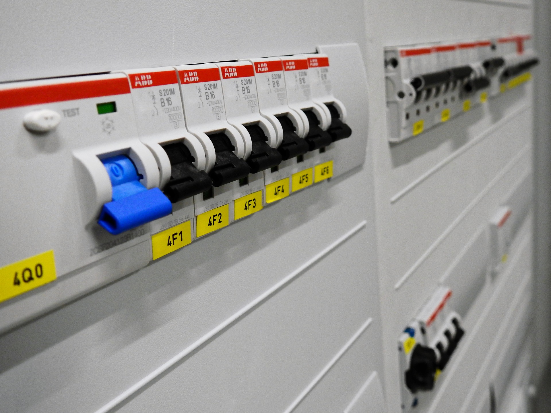 Quel niveau d&rsquo;habilitation électrique est approprié à ma tâche ?
